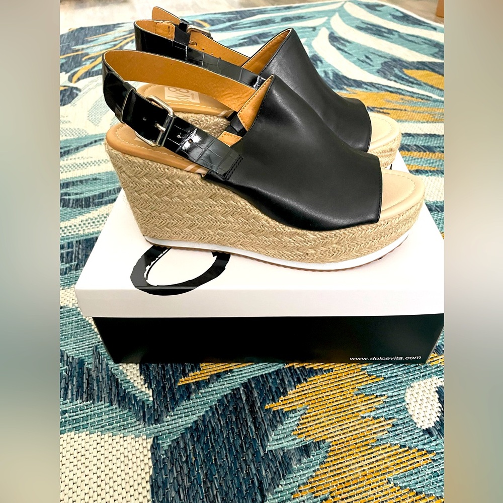 NWB - Dolce Vita Wedge - Size 8